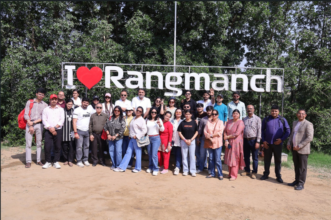 HLM College team reached Rangmanch farm, enjoyed various fun activities 